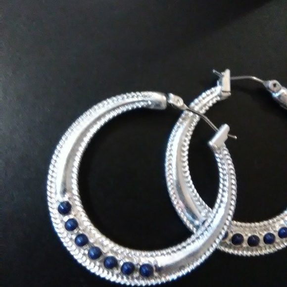 Vintage hammer Silver Hoop Earrings - Picture 2 of 3